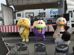 大崎市笑じフェス　常のモロパタ崎さんかみーごステージ前での紹介